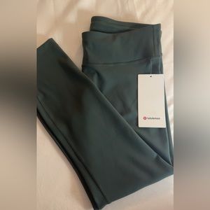 NWT Lululemon Wunder Train Low-Rise Tight 25” Leggings